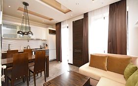 Galaxy Inn Luxury Hostel In Center